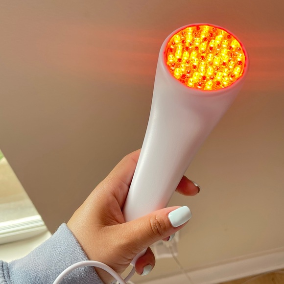 LightStim | LightStim LED Light Therapy Device For Wrinkles - Picture 4 of 4